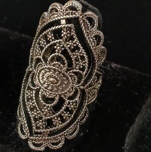 Elegant Silvertone Filigree Ring Size 6 3/4